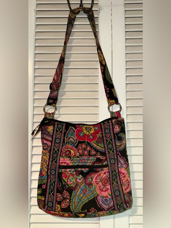 Vera Bradley Handbags - Vera Bradley Boho Floral Paísley Quilted Crossbody Bag Pink Black Travel Purse